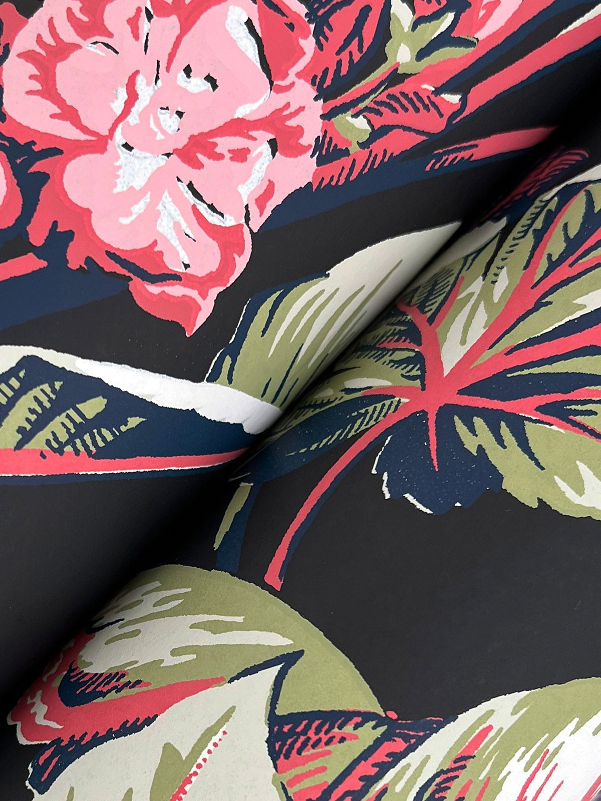 GT4504-peel-and-stick-wallpaper-detail-closeup