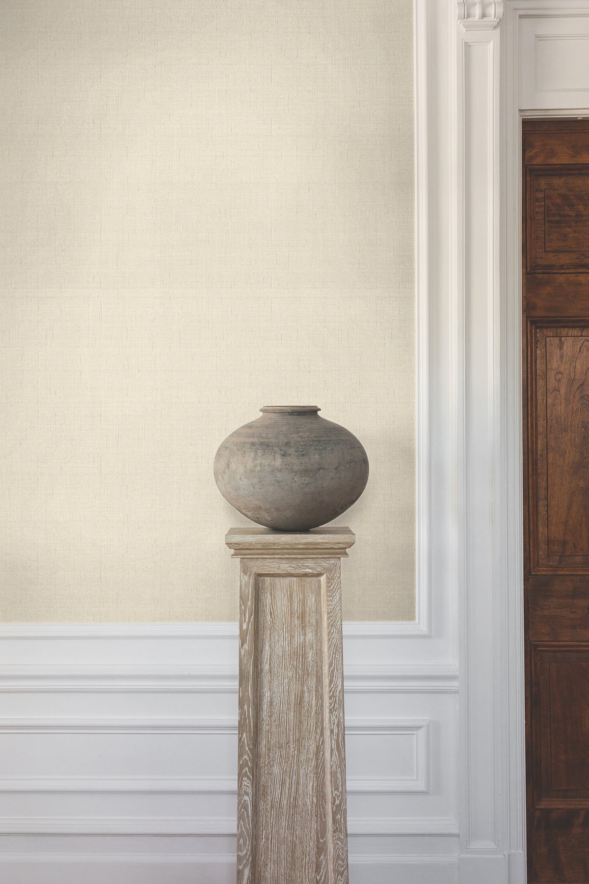 GT4593N-peel-and-stick-wallpaper-room-scene-detail-closeup