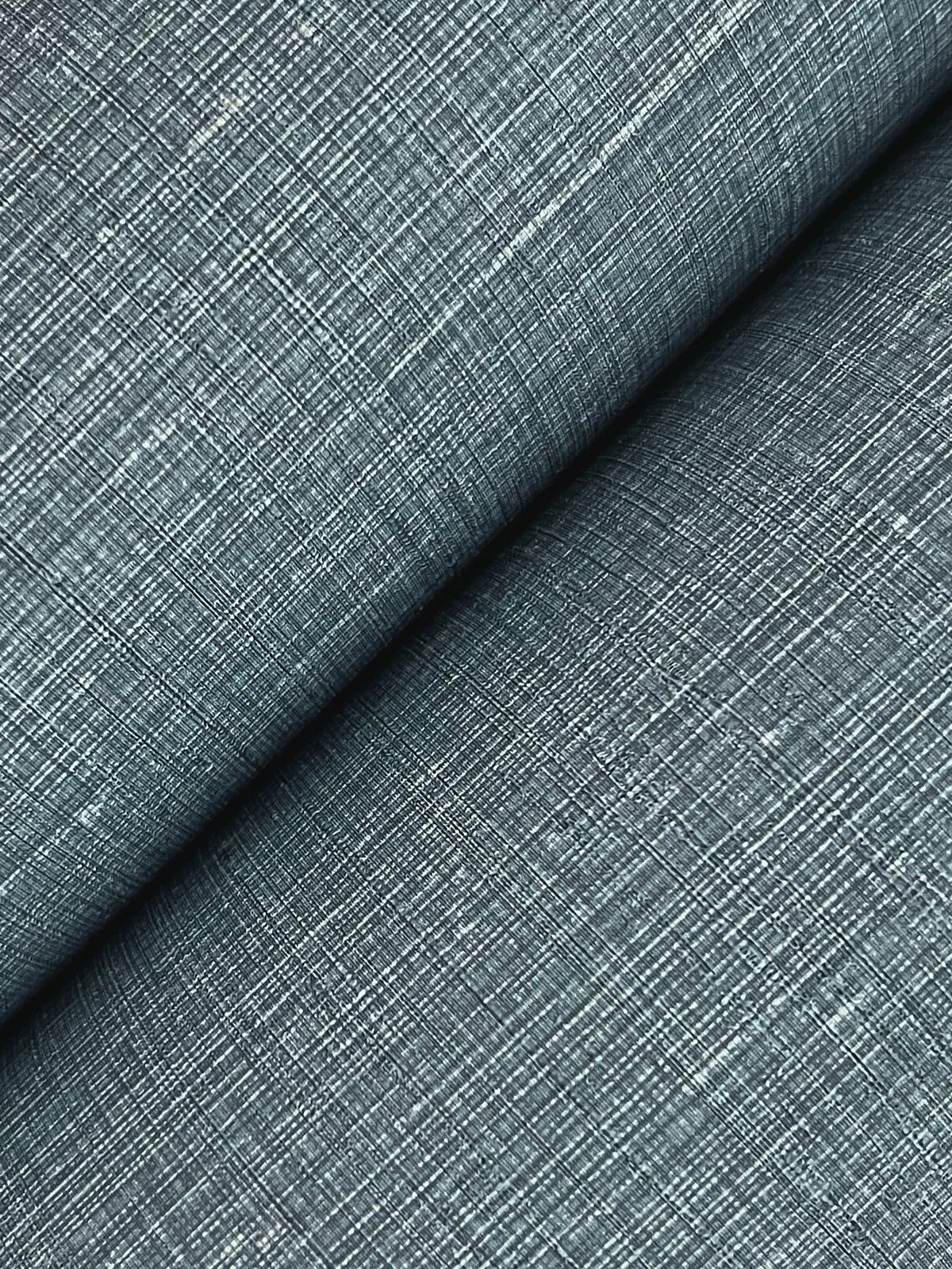 GT4595N-peel-and-stick-wallpaper-detail-closeup