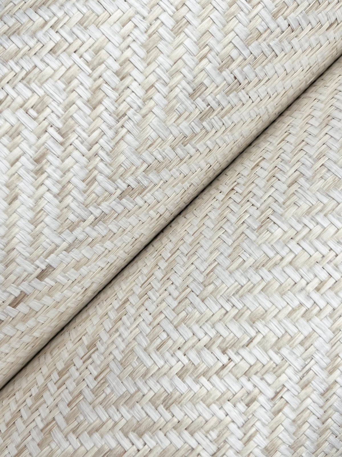 GV0194-peel-and-stick-wallpaper-detail-closeup