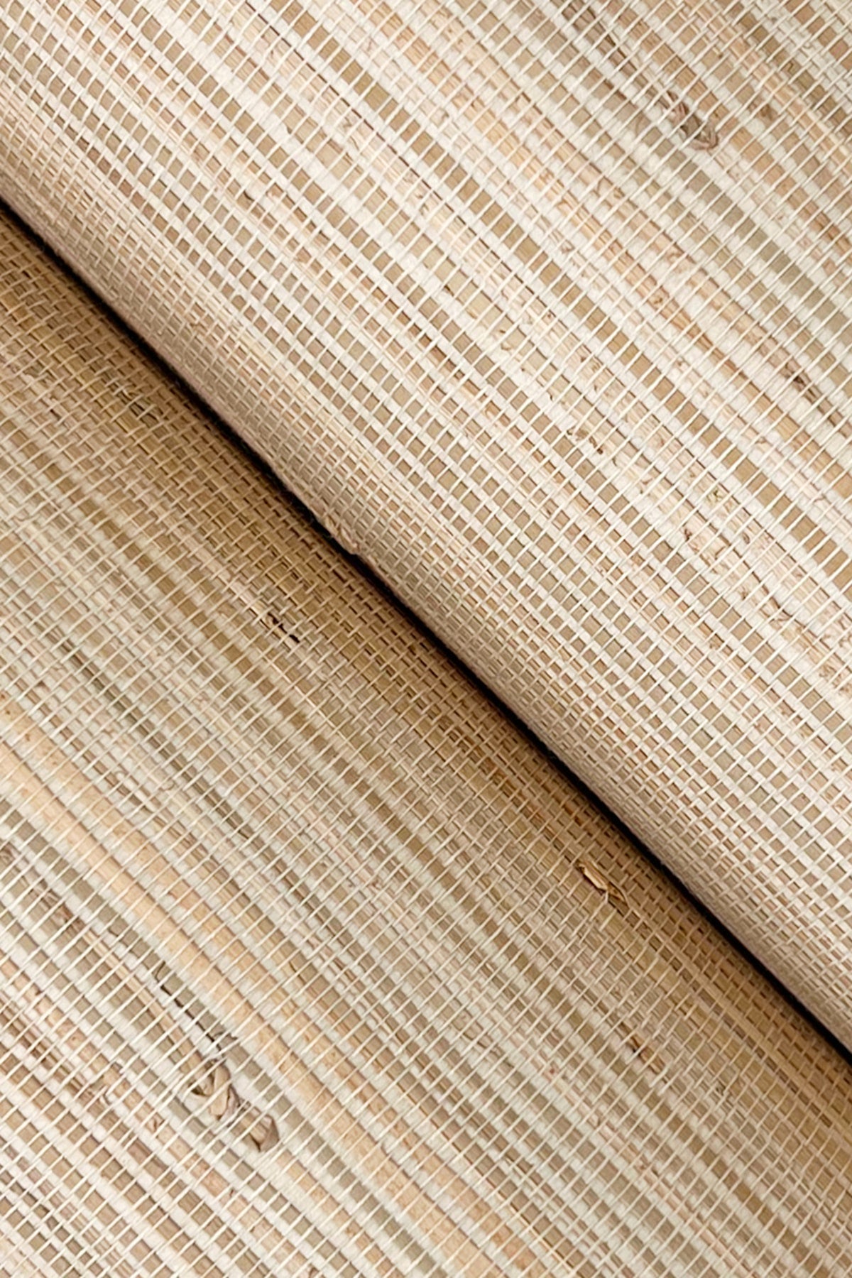 GV0231-peel-and-stick-wallpaper-detail-closeup