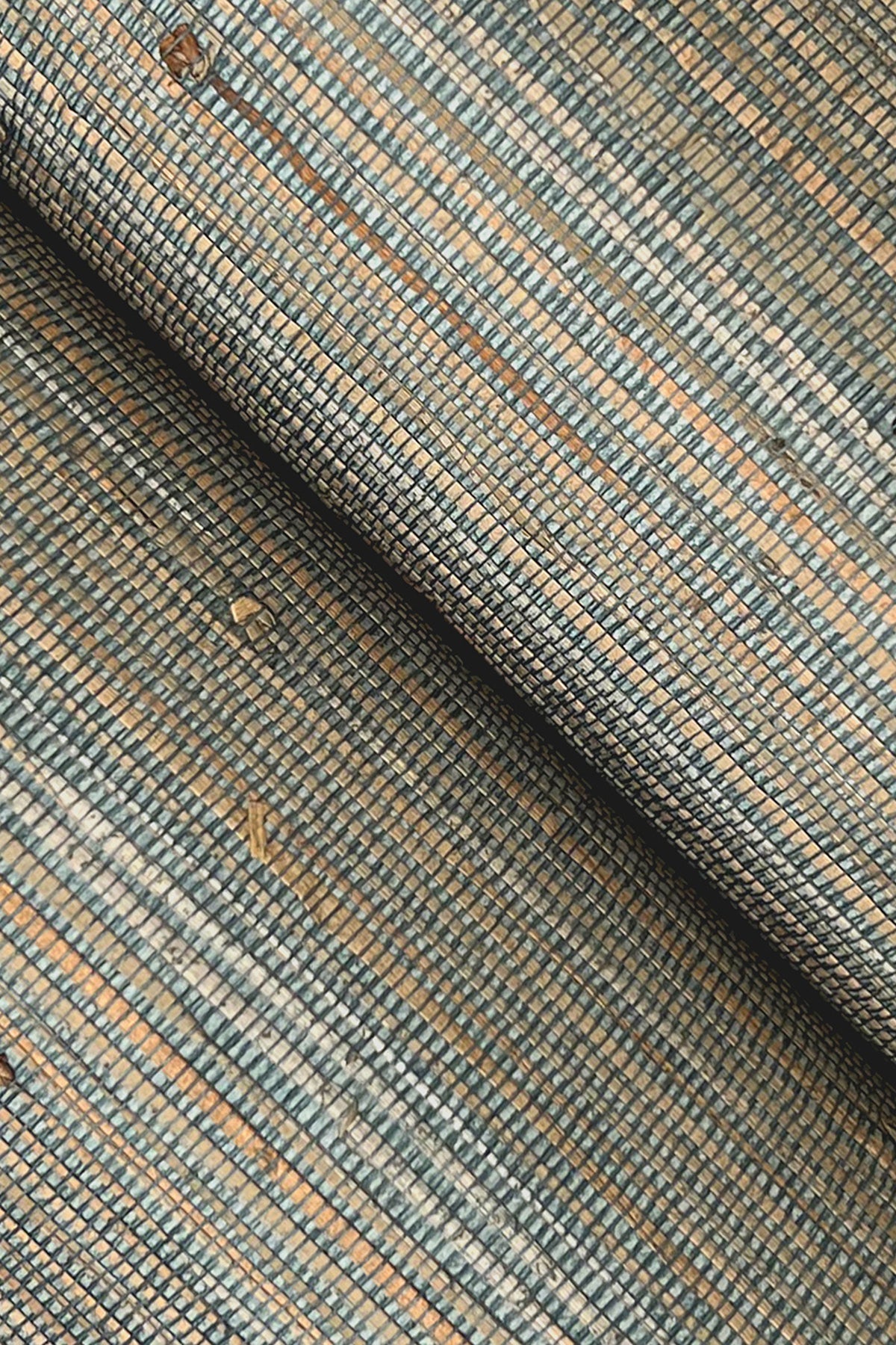 GV0232-peel-and-stick-wallpaper-detail-closeup