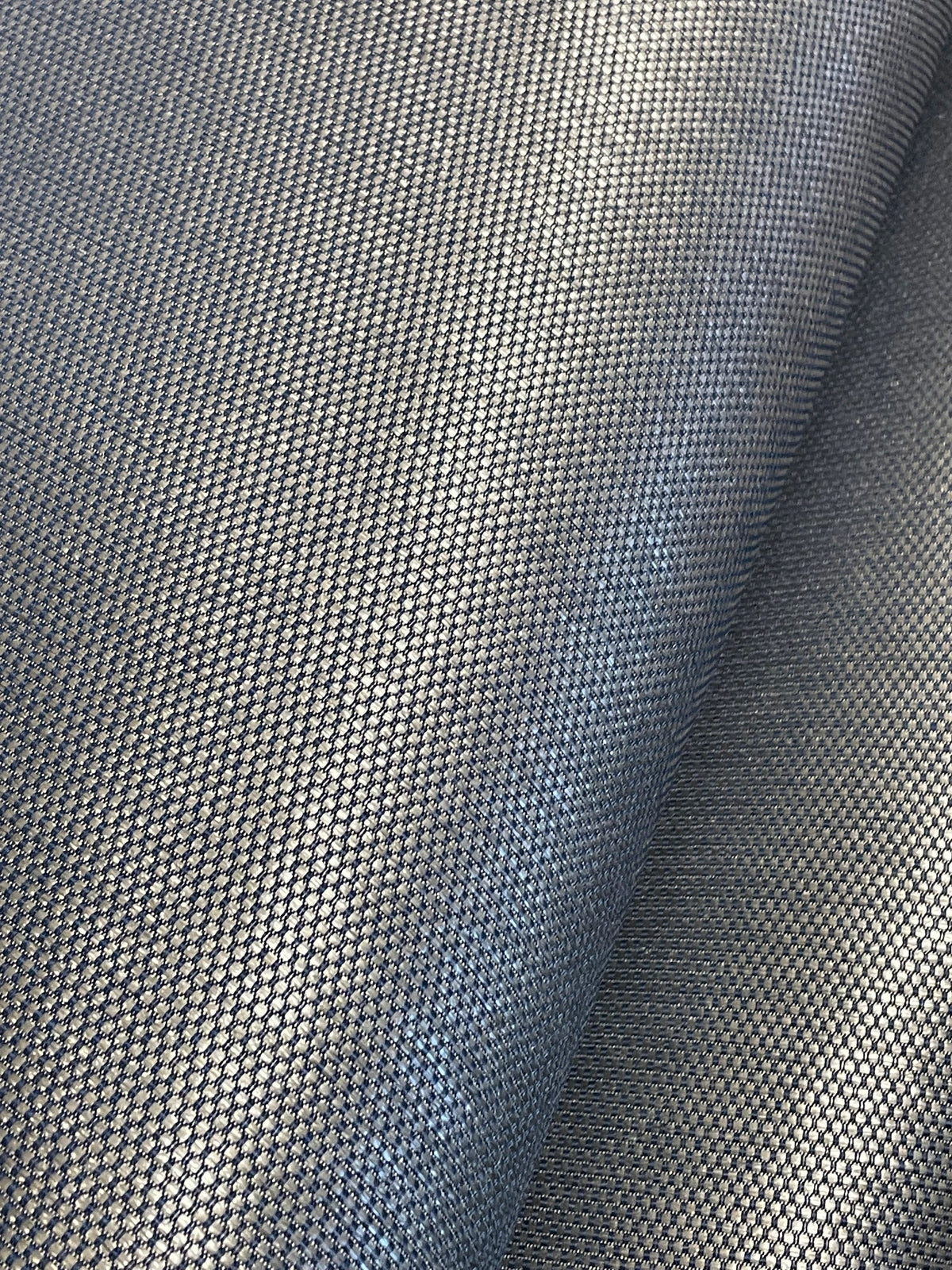 HW3660R-peel-and-stick-wallpaper-detail-closeup