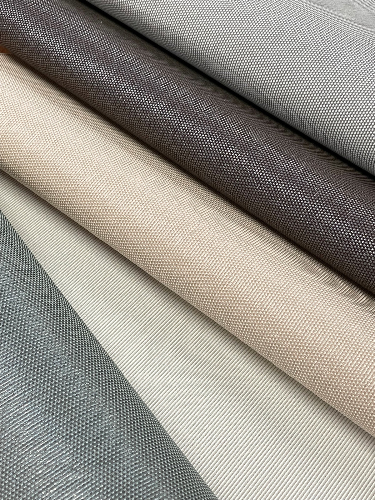 HW3666R-peel-and-stick-wallpaper-detail-closeup