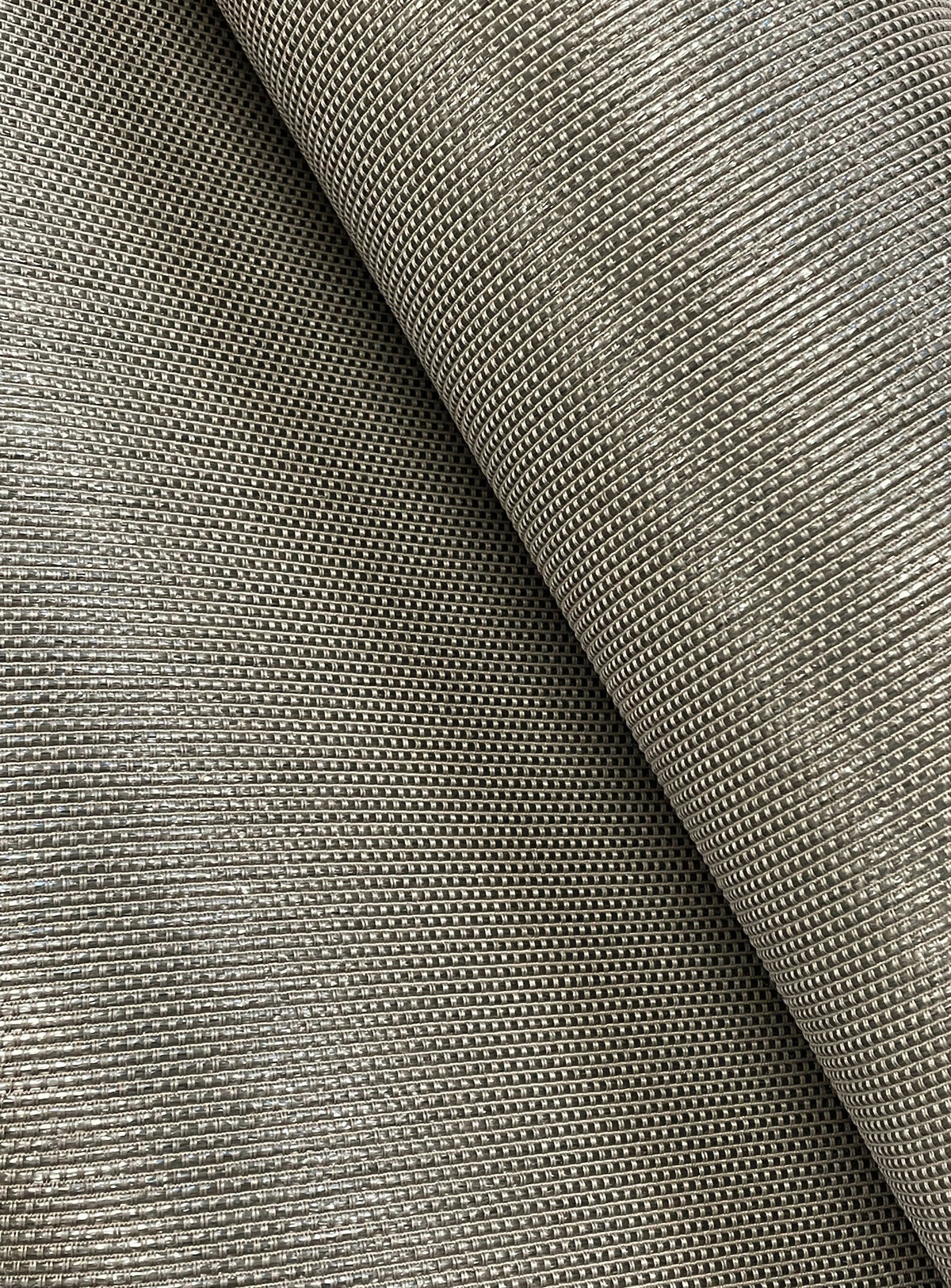 HW3669R-peel-and-stick-wallpaper-detail-closeup