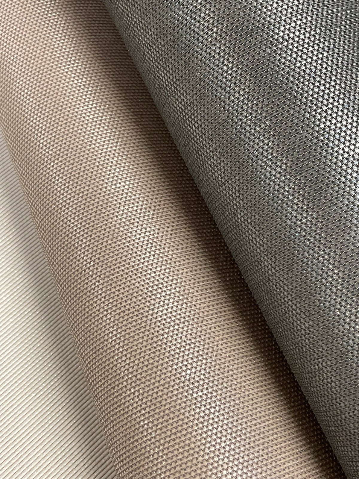 HW3669R-peel-and-stick-wallpaper-detail-closeup-2