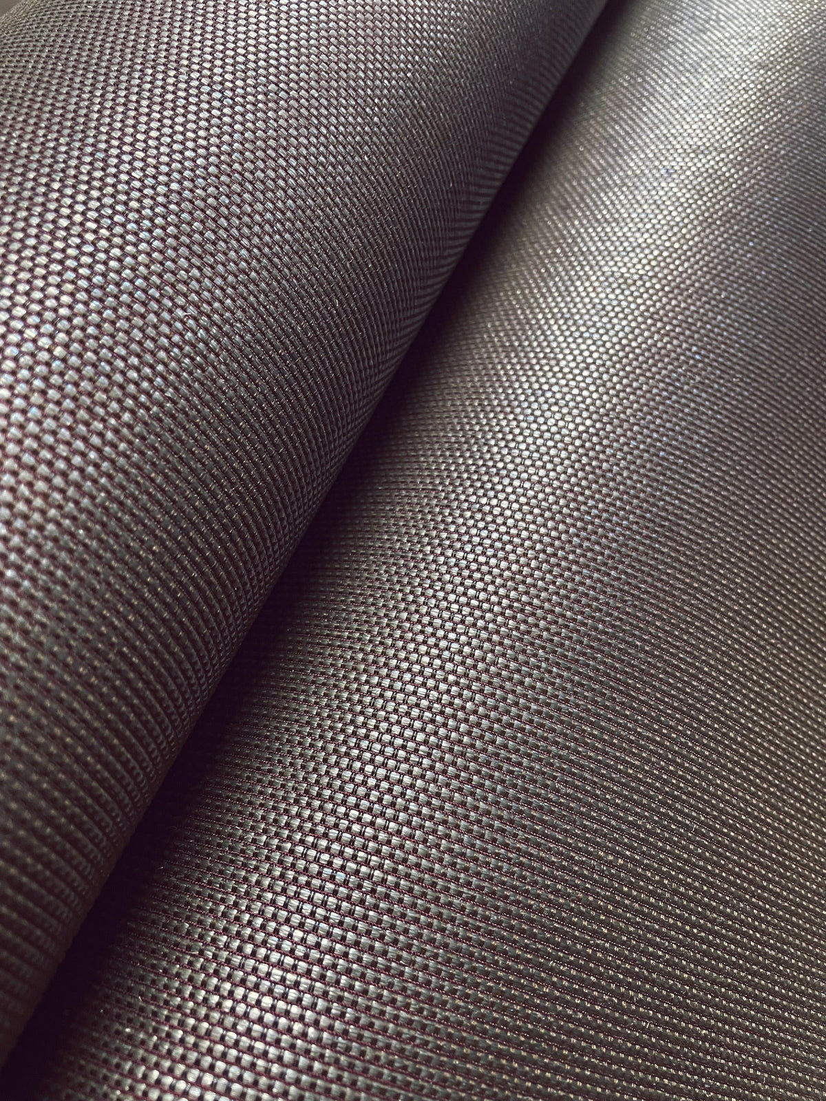 HW3671R-peel-and-stick-wallpaper-detail-closeup