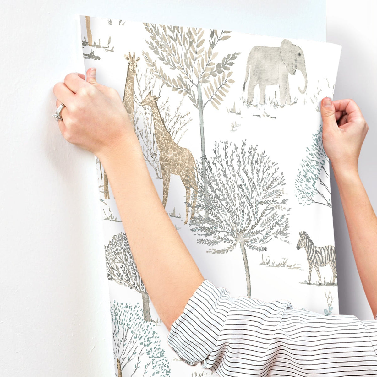 KI0541-peel-and-stick-wallpaper-stick-application-step-2