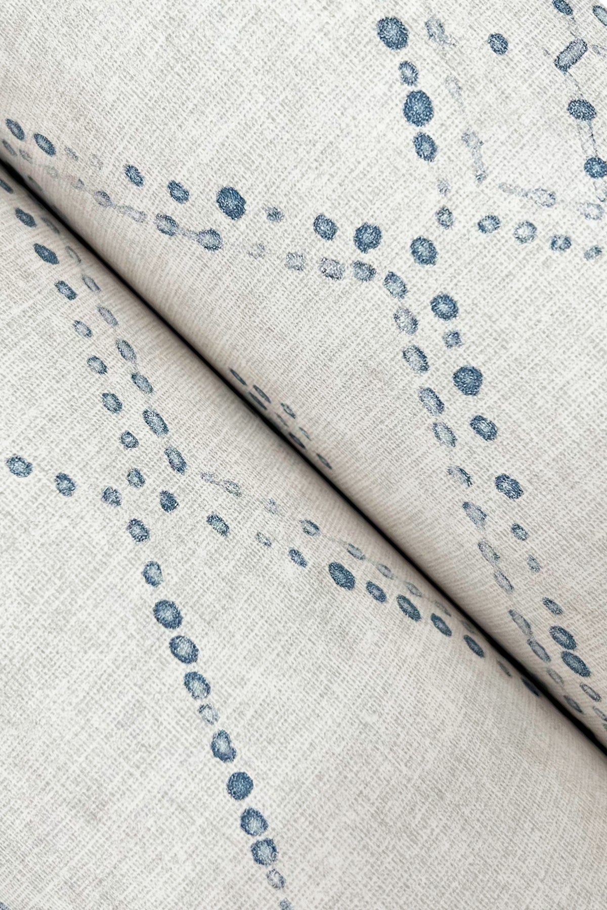 LM5314-peel-and-stick-wallpaper-detail-closeup