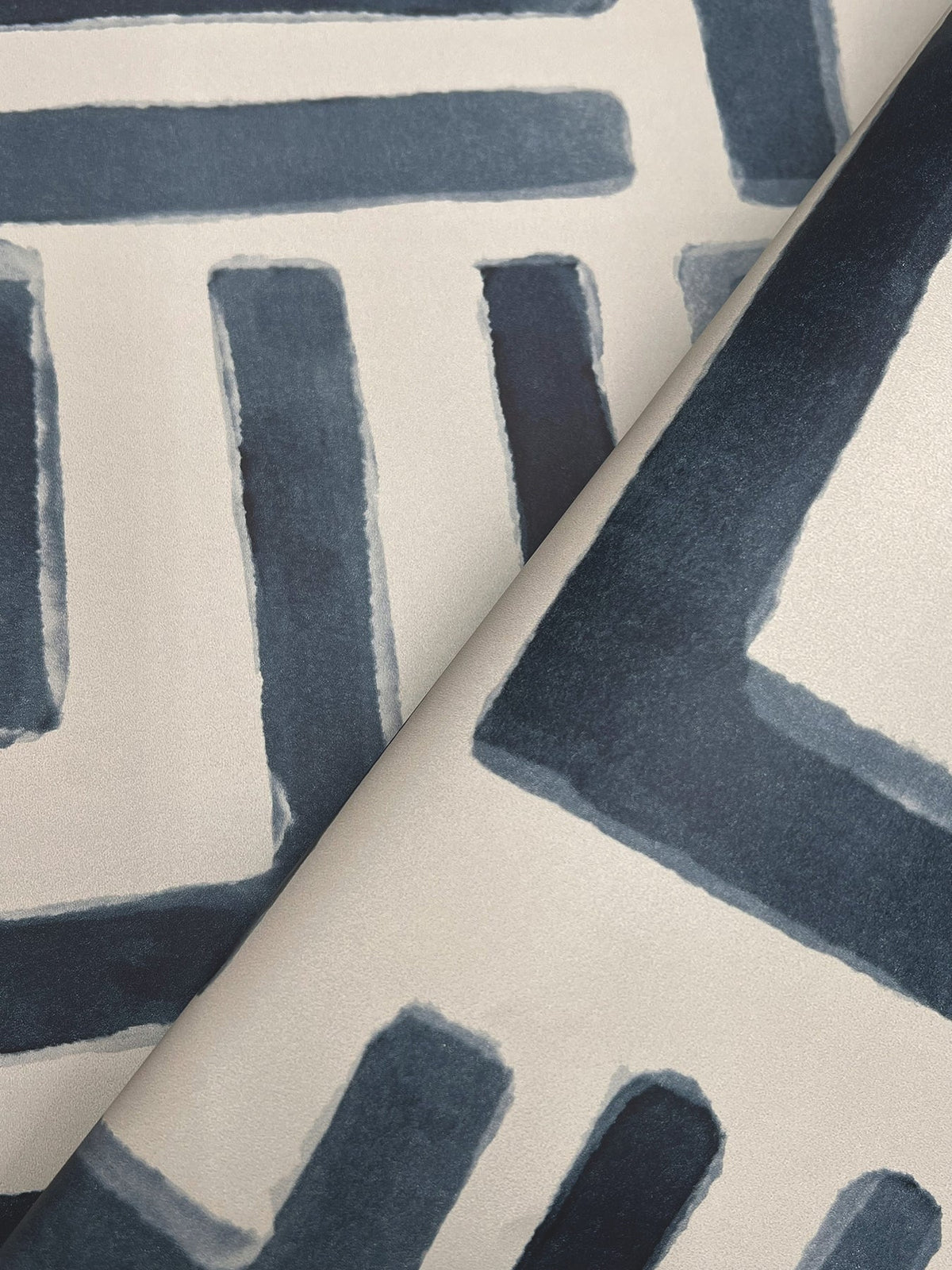 LM5361-peel-and-stick-wallpaper-detail-closeup
