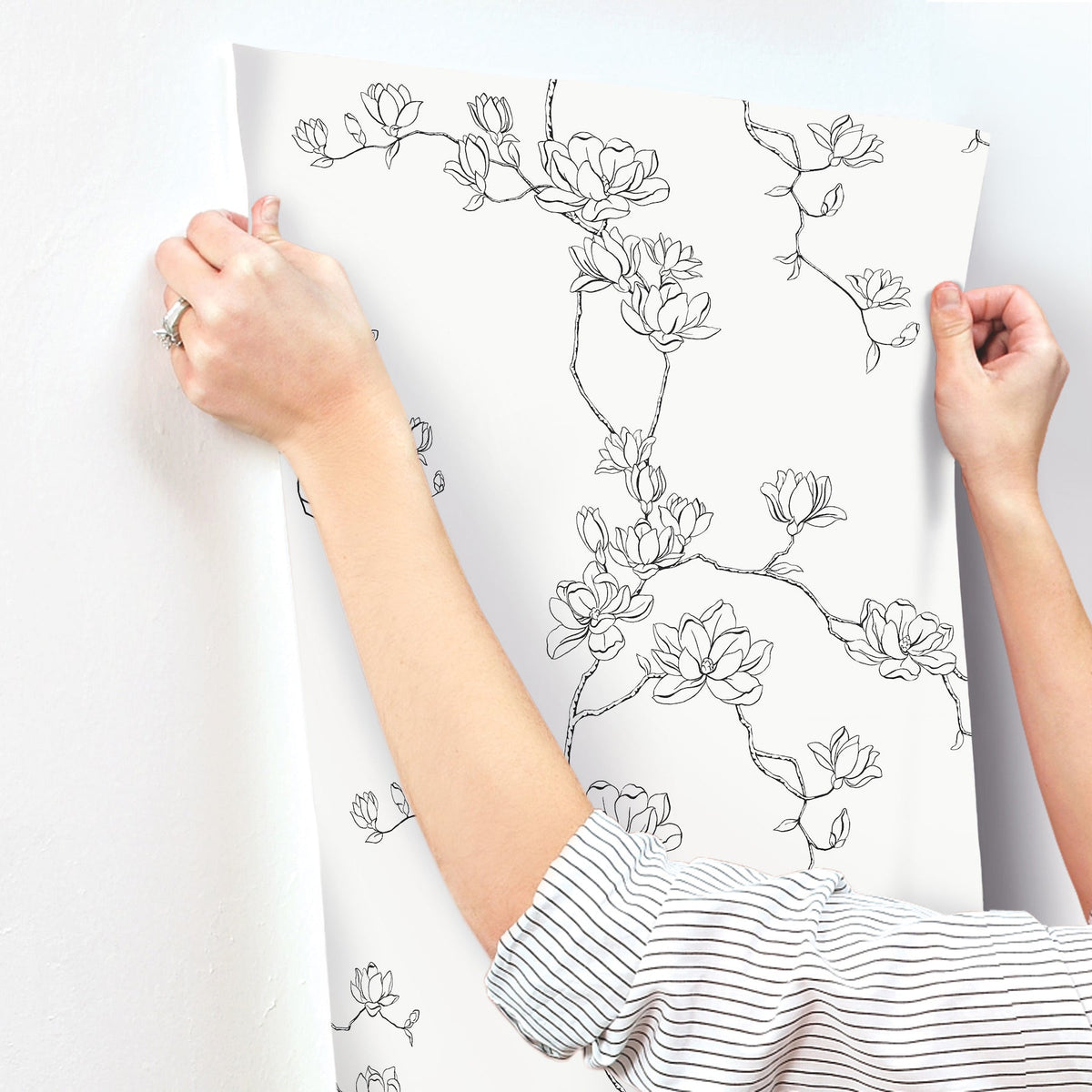 MF4731-peel-and-stick-wallpaper-stick-application-step