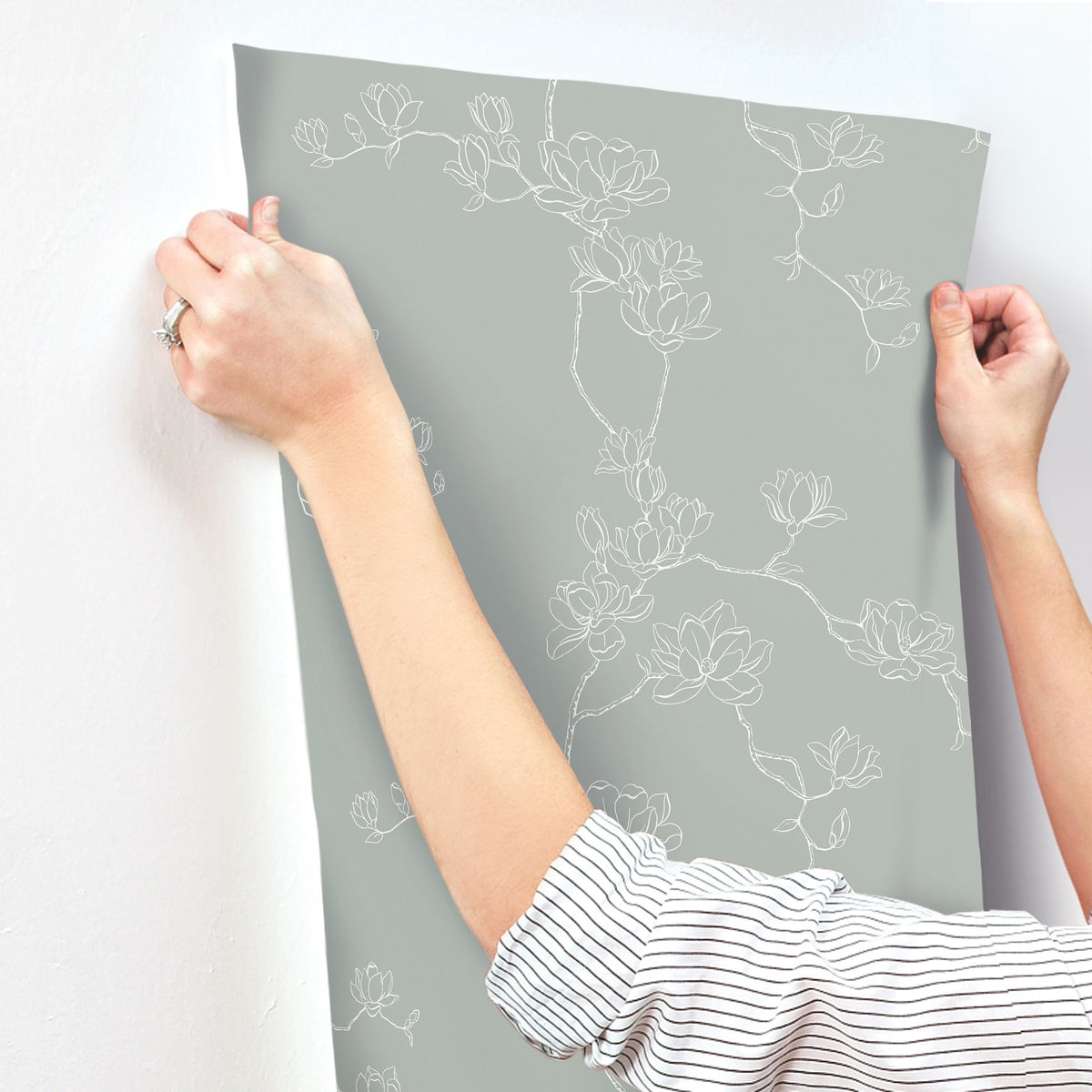 MF4734-peel-and-stick-wallpaper-stick-application-step