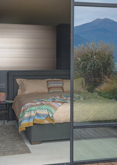 MI10331-peel-and-stick-wallpaper-room-scene-detail-closeup