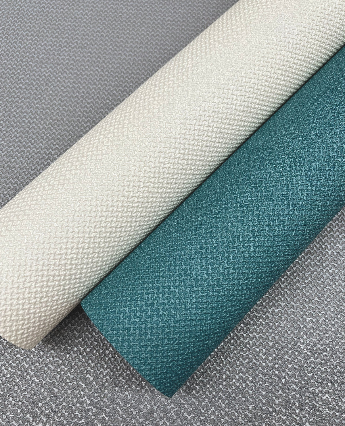 MI10367-peel-and-stick-wallpaper-detail-closeup