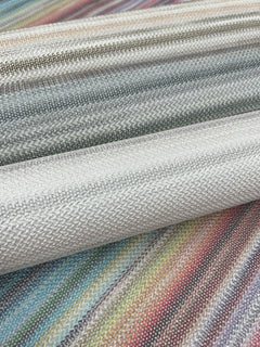 MI10398-peel-and-stick-wallpaper-detail-closeup-4
