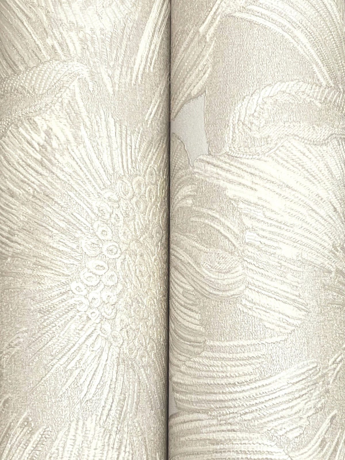 MI10502-peel-and-stick-wallpaper-detail-closeup