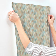 MI10523-peel-and-stick-wallpaper-stick-application-step