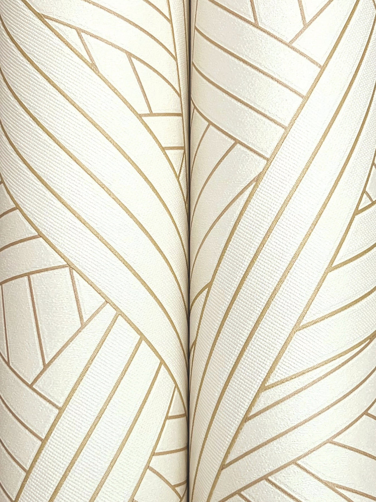 MI10565-peel-and-stick-wallpaper-detail-closeup