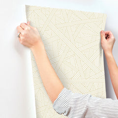 MI10565-peel-and-stick-wallpaper-stick-application-step