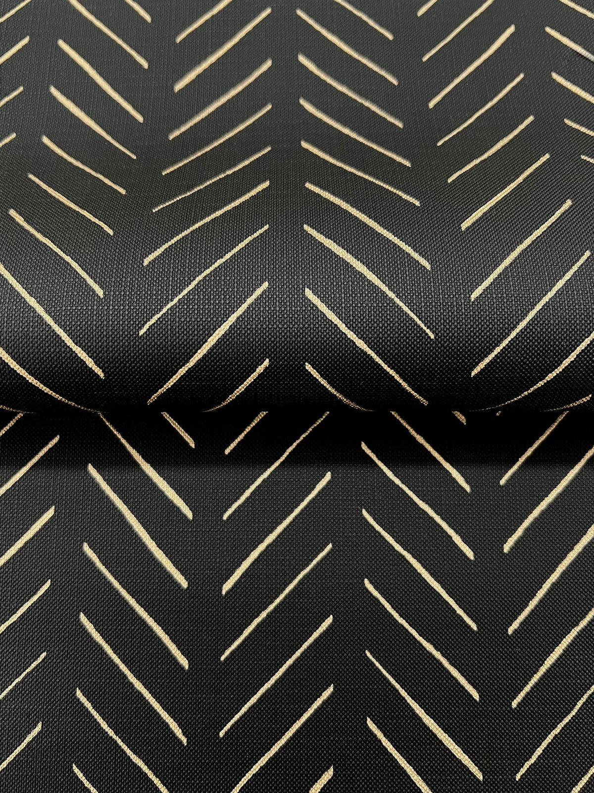 MJ4814-peel-and-stick-wallpaper-detail-closeup
