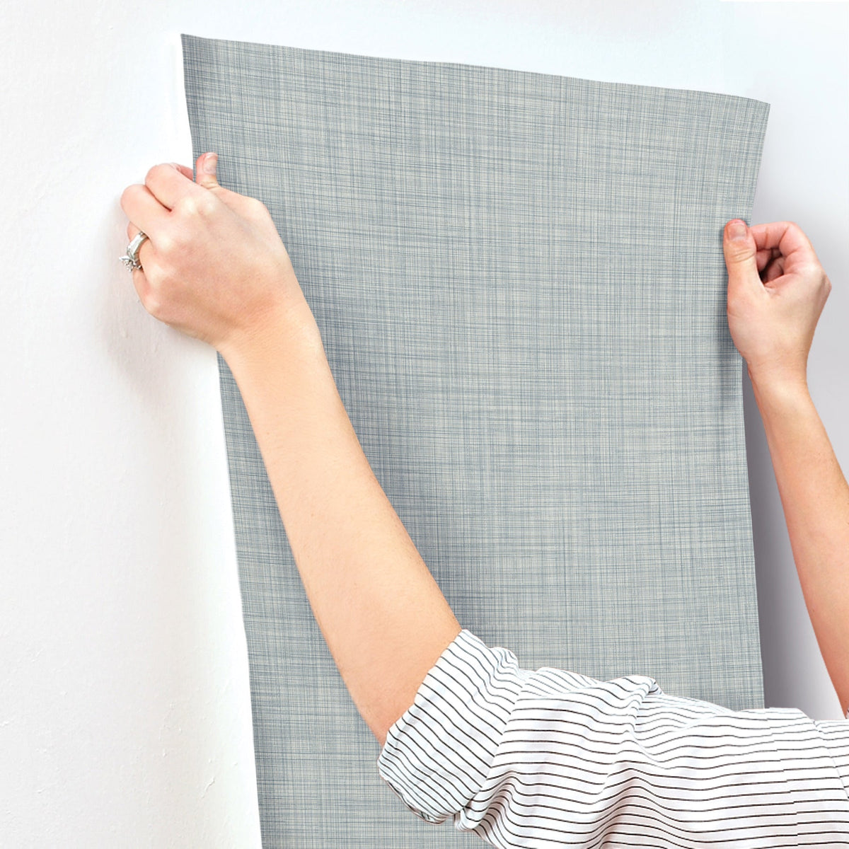 MJ4818N-peel-and-stick-wallpaper-stick-application-step