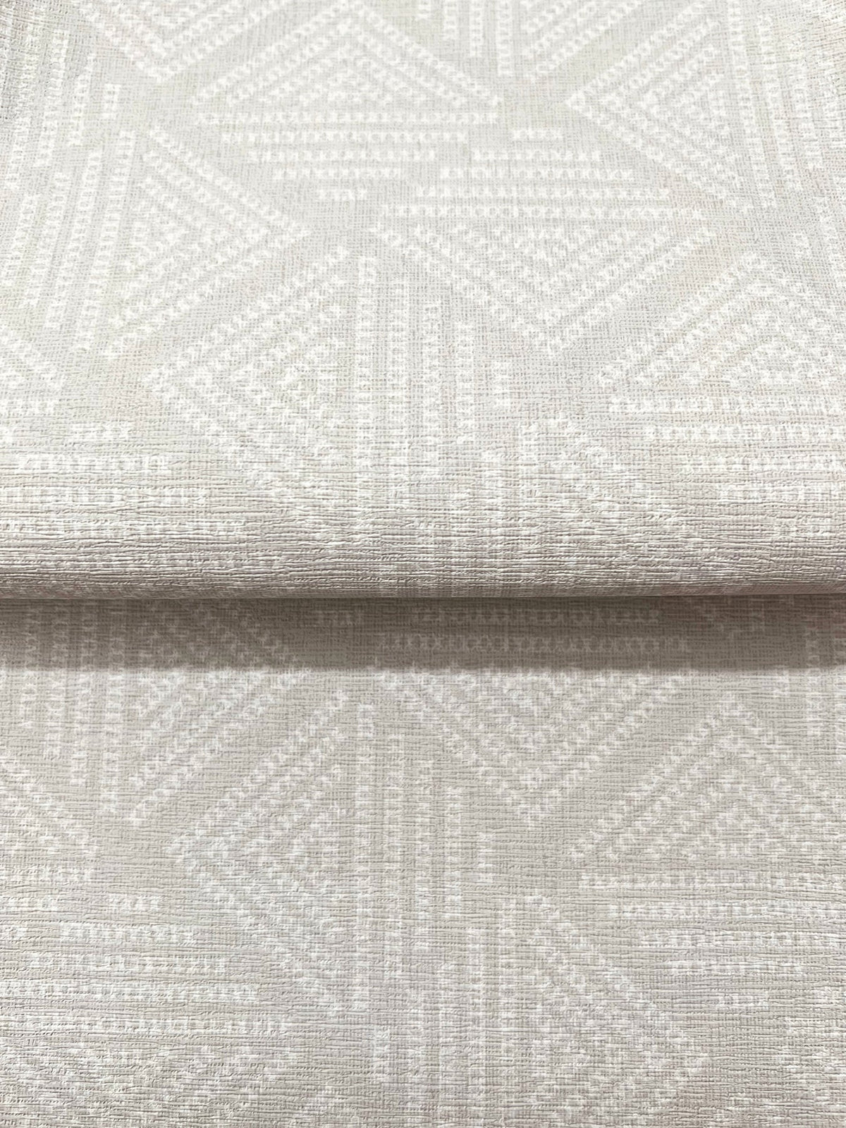 MJ4863-peel-and-stick-wallpaper-detail-closeup