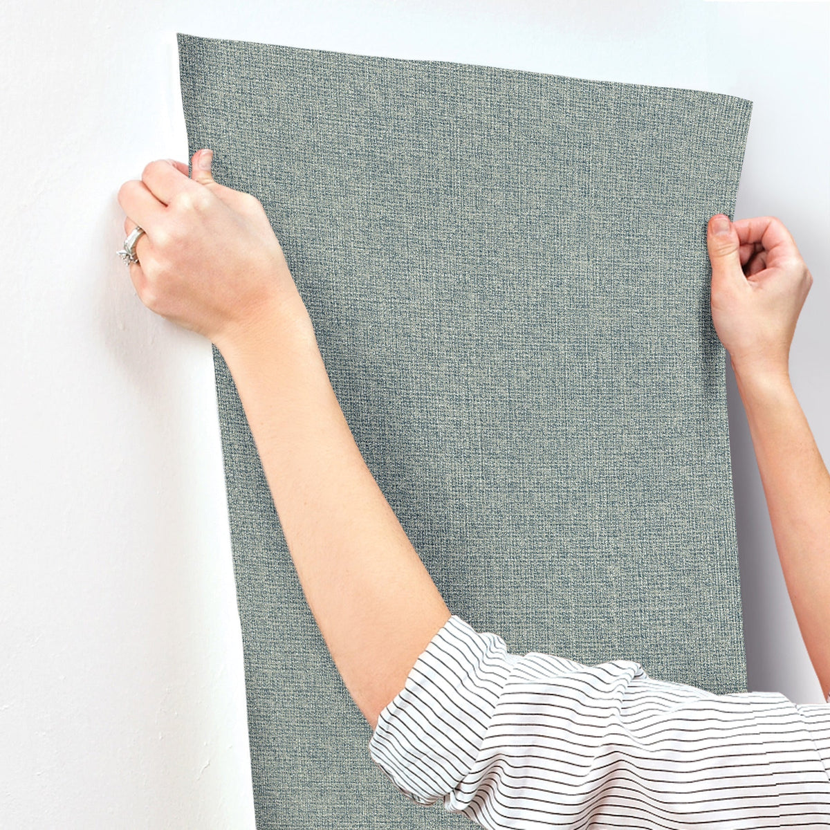 MJ4892N-peel-and-stick-wallpaper-stick-application-step