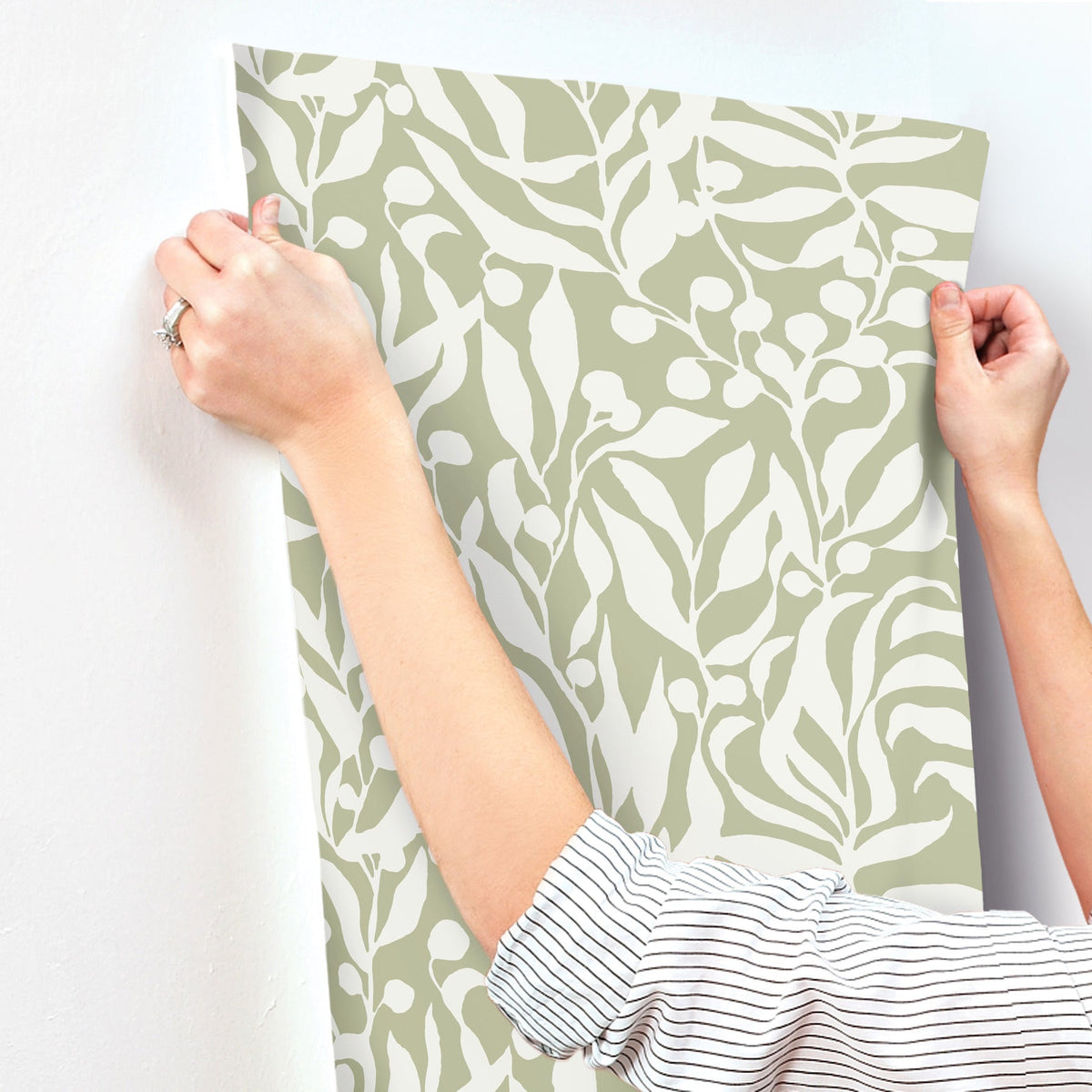 MT5614-peel-and-stick-wallpaper-stick-application-step