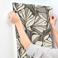 MT5626-peel-and-stick-wallpaper-stick-application-step