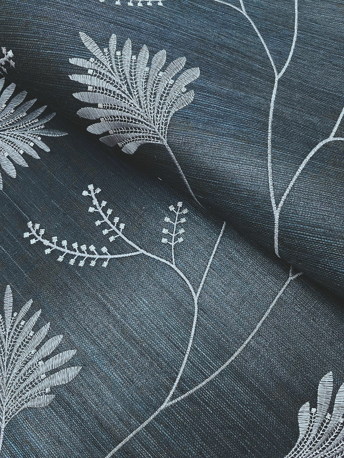 MX9608-peel-and-stick-wallpaper-detail-closeup