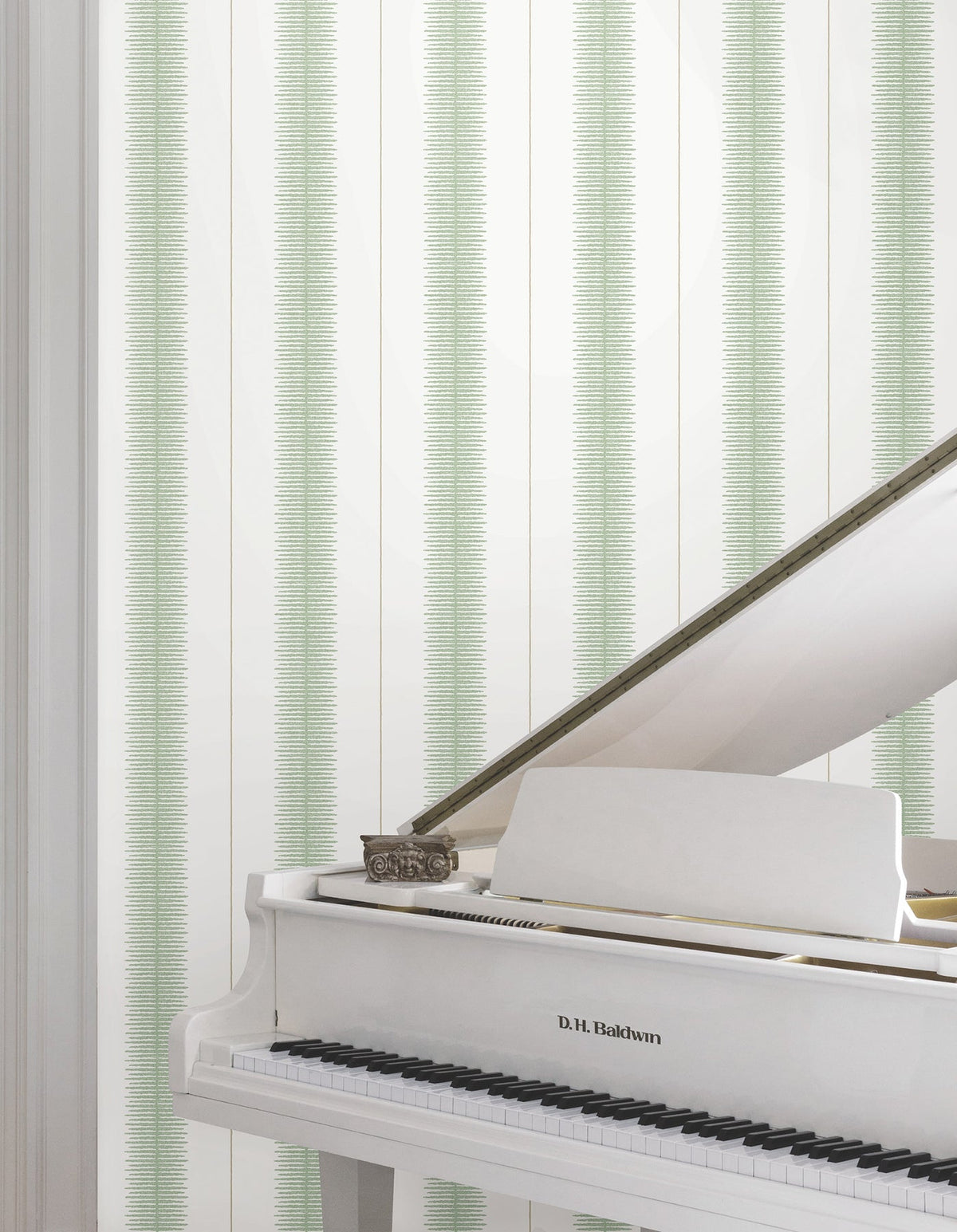 MX9614-peel-and-stick-wallpaper-room-scene-detail-closeup