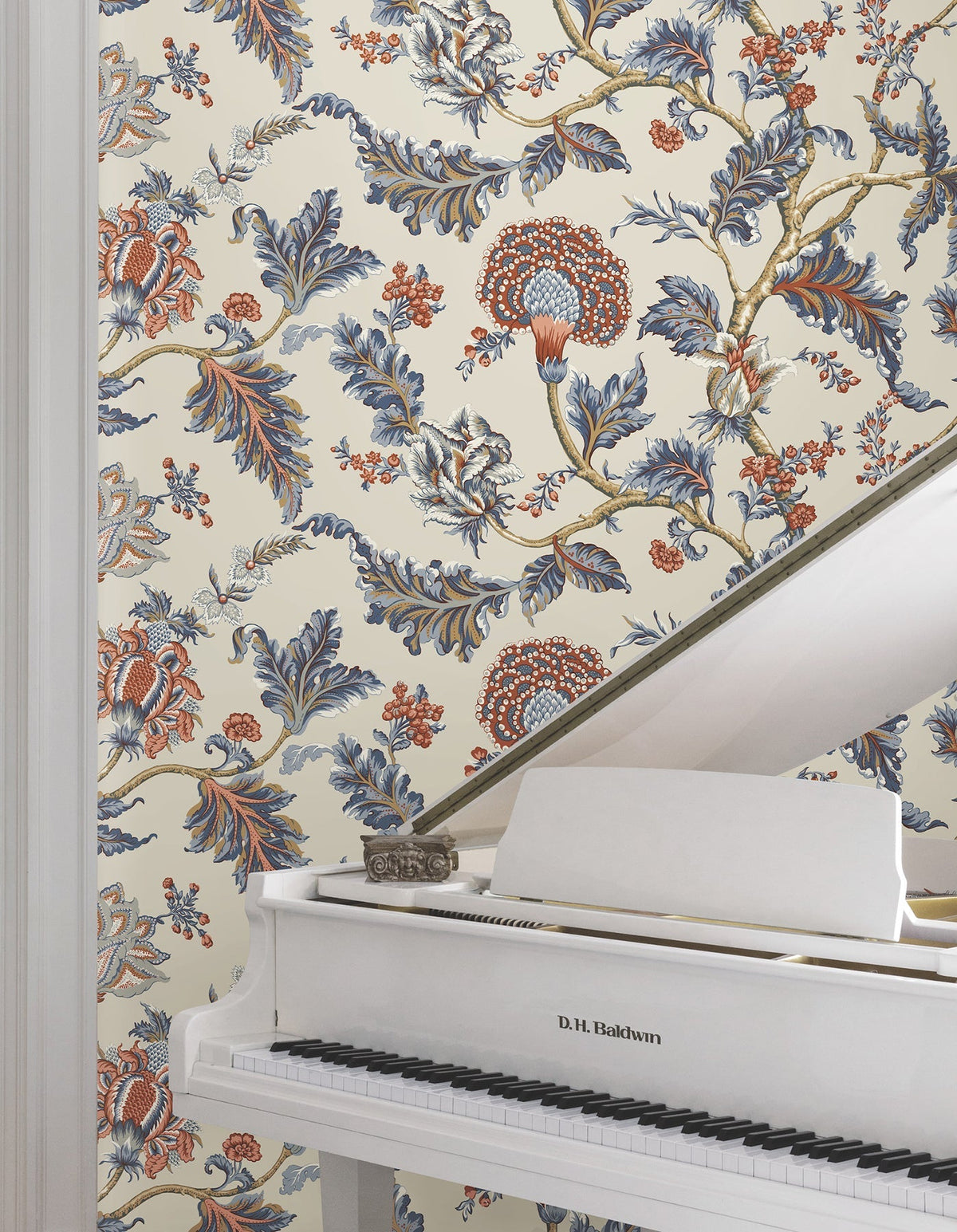 MX9621W-peel-and-stick-wallpaper-room-scene-detail-closeup
