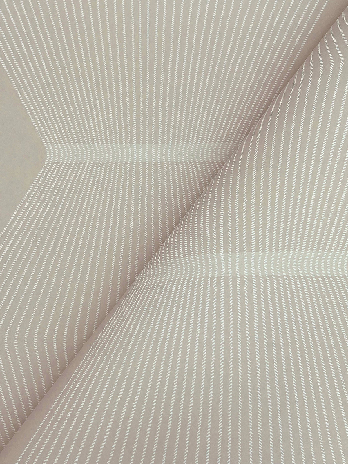 MX9632-peel-and-stick-wallpaper-detail-closeup
