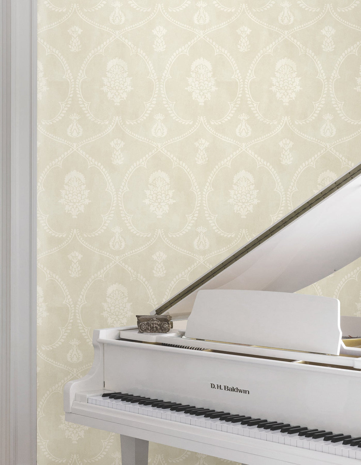 MX9641-peel-and-stick-wallpaper-room-scene-detail-closeup