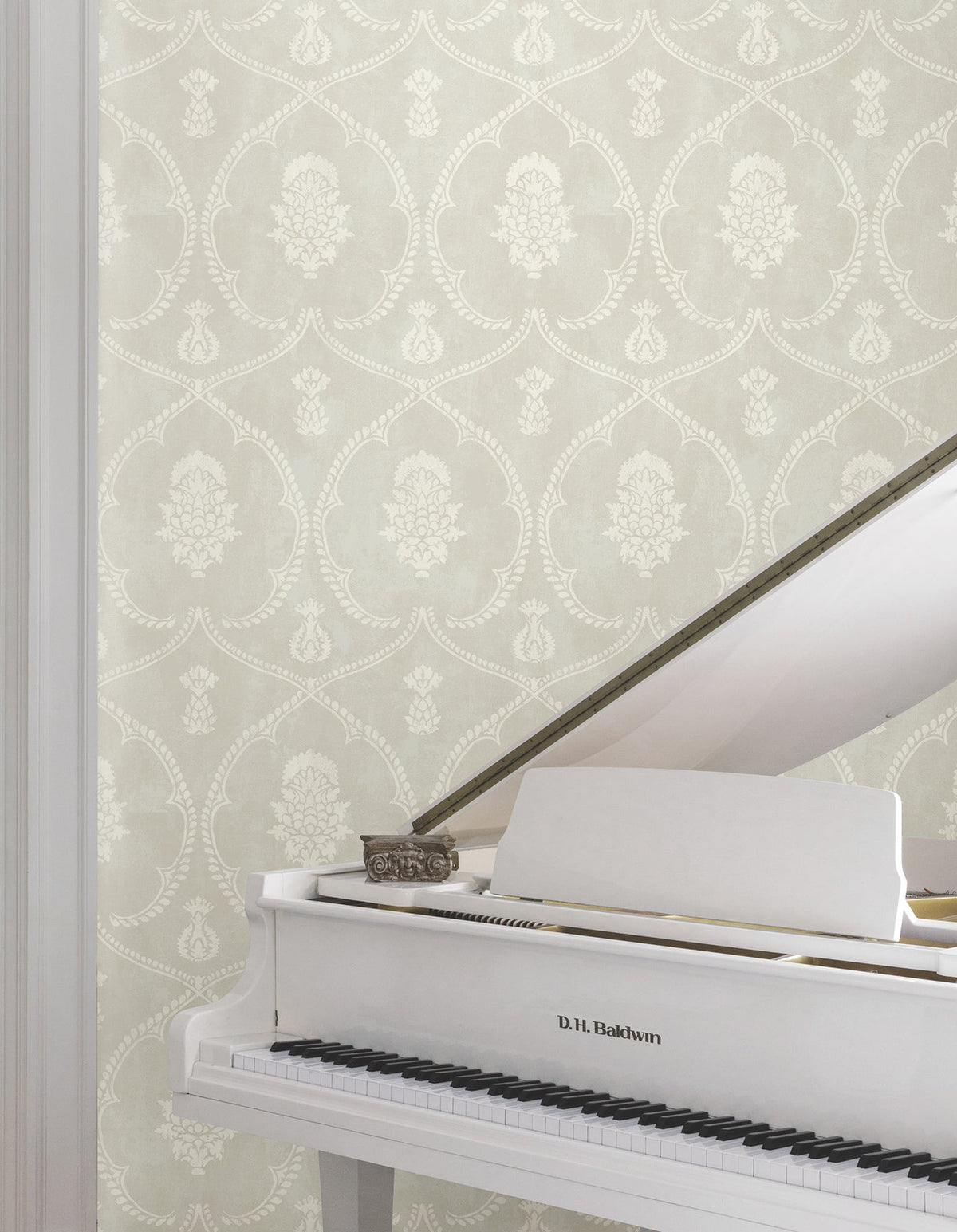 MX9642-peel-and-stick-wallpaper-room-scene-detail-closeup