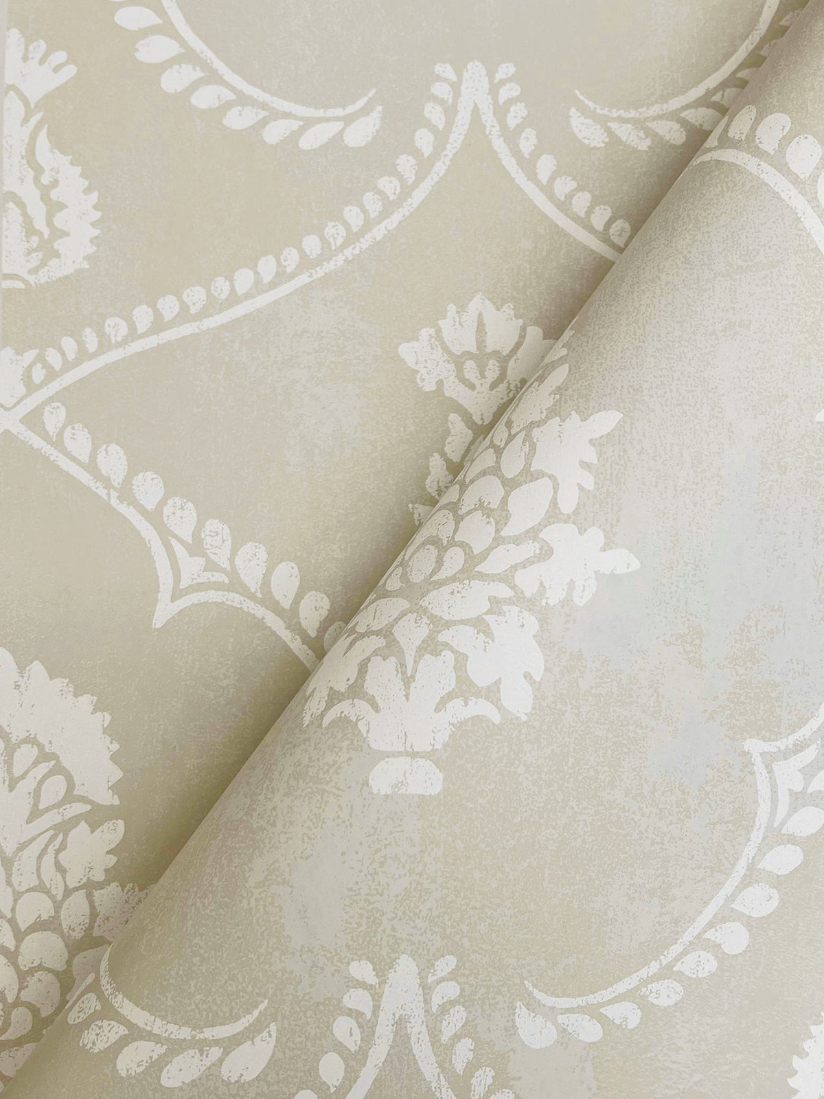 MX9642-peel-and-stick-wallpaper-detail-closeup