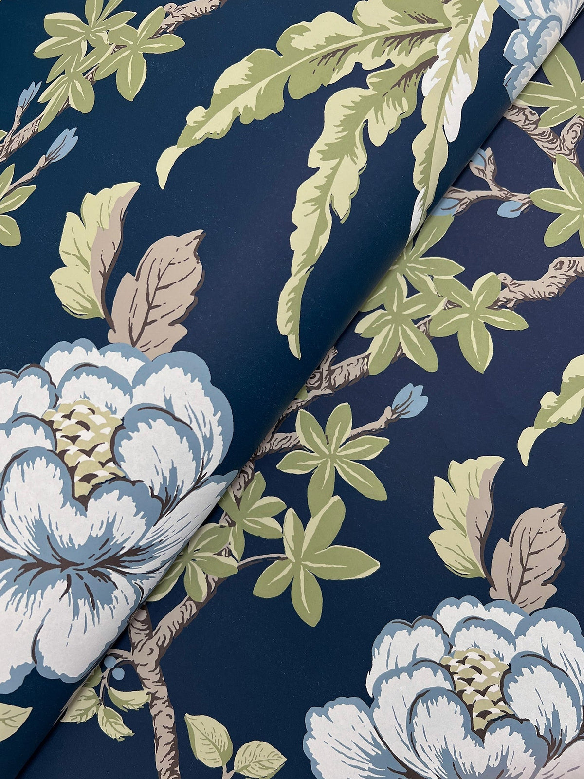 MX9652-peel-and-stick-wallpaper-detail-closeup