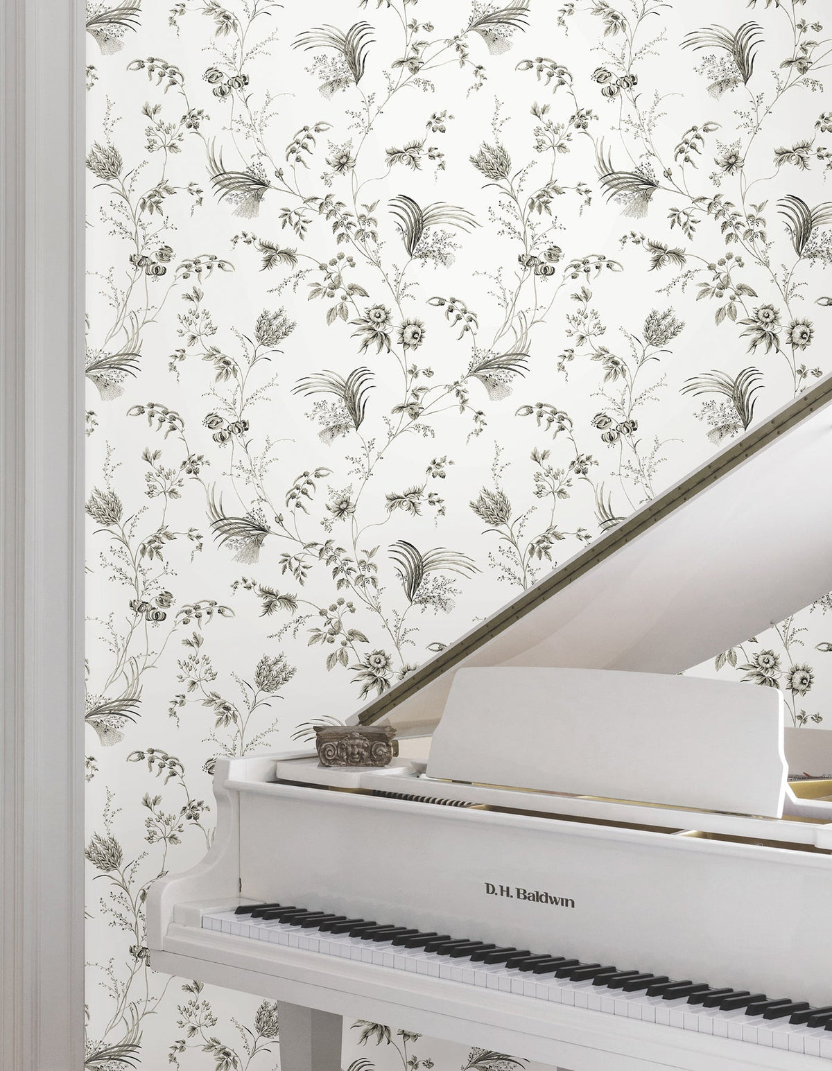 MX9682-peel-and-stick-wallpaper-room-scene-detail-closeup