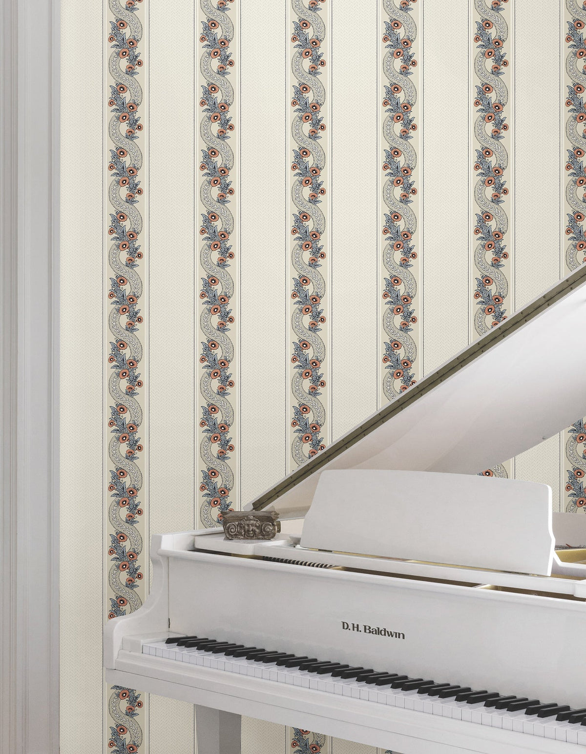 MX9696-peel-and-stick-wallpaper-room-scene-detail-closeup