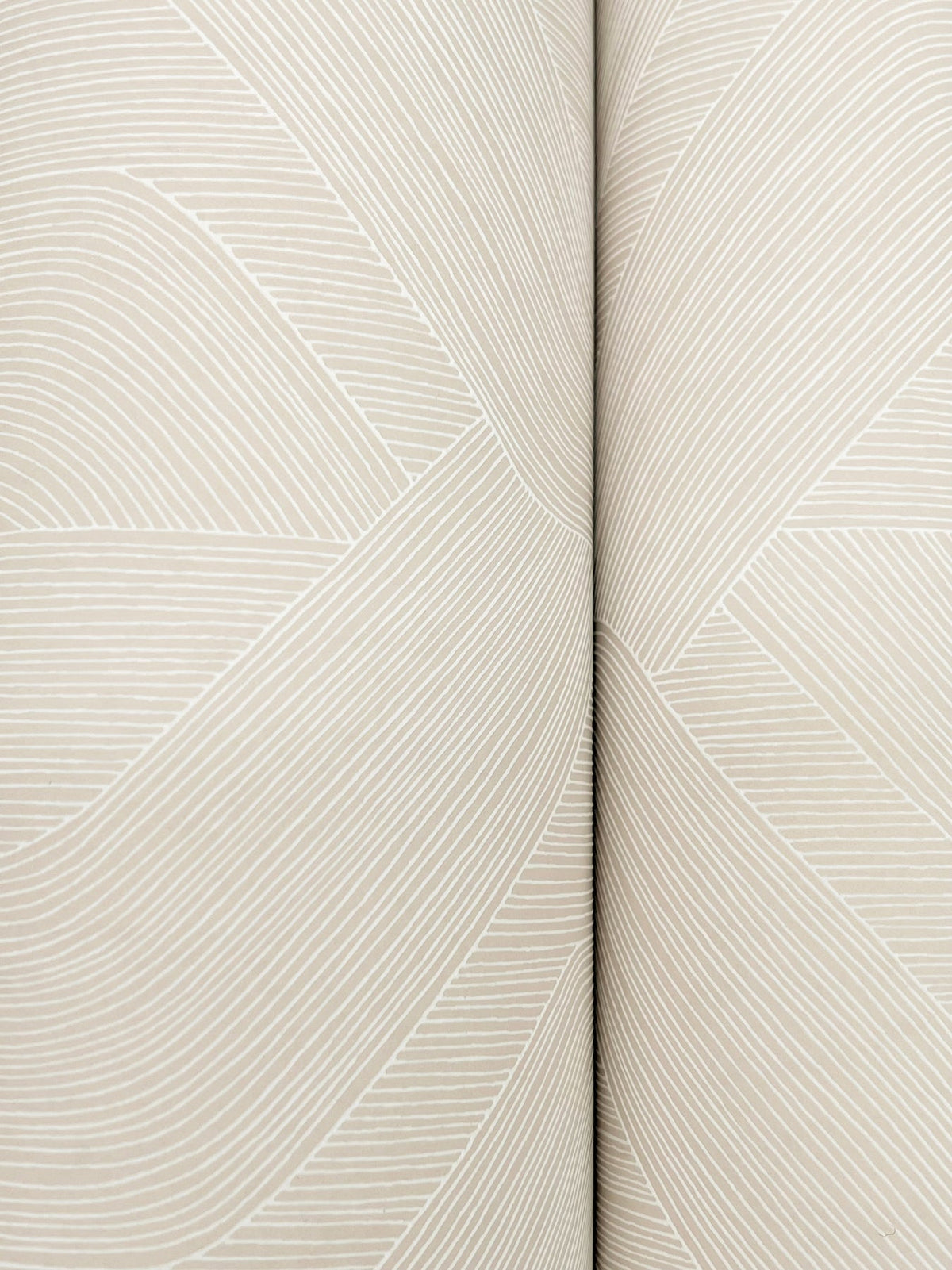 NT6196-peel-and-stick-wallpaper-detail-closeup
