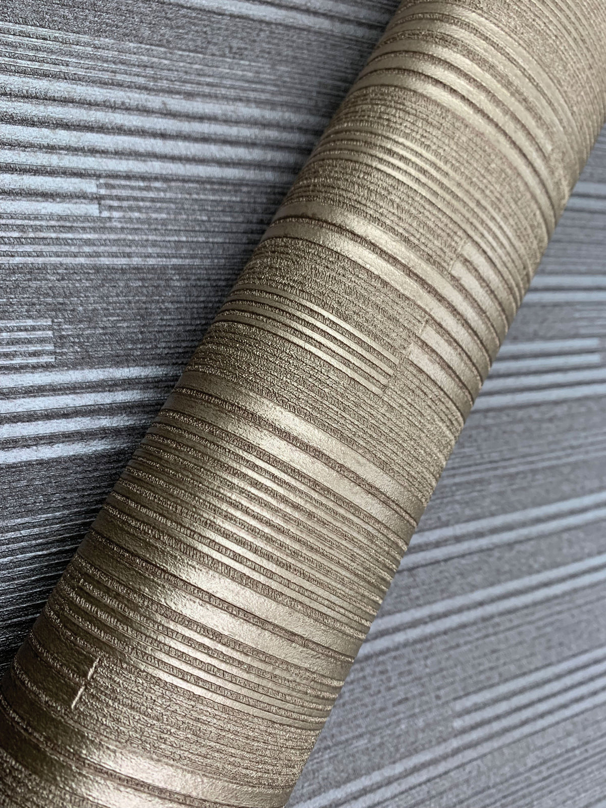 NV5500-peel-and-stick-wallpaper-detail-closeup