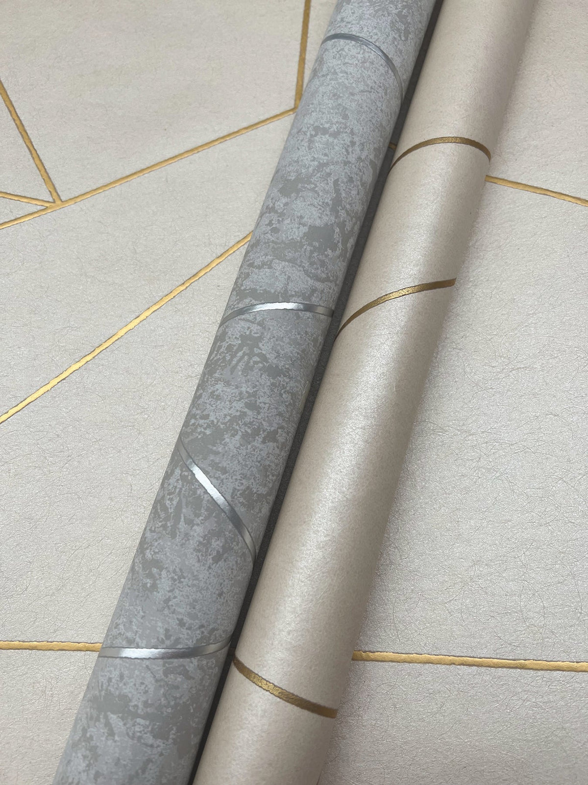 NW3503-peel-and-stick-wallpaper-detail-closeup-2