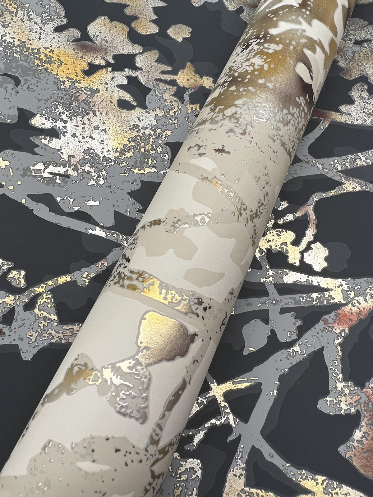 NW3584-peel-and-stick-wallpaper-detail-closeup-2