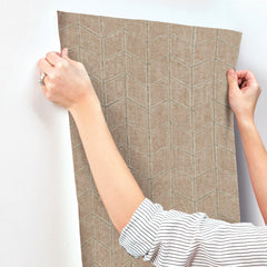 OI0646-peel-and-stick-wallpaper-stick-application-step