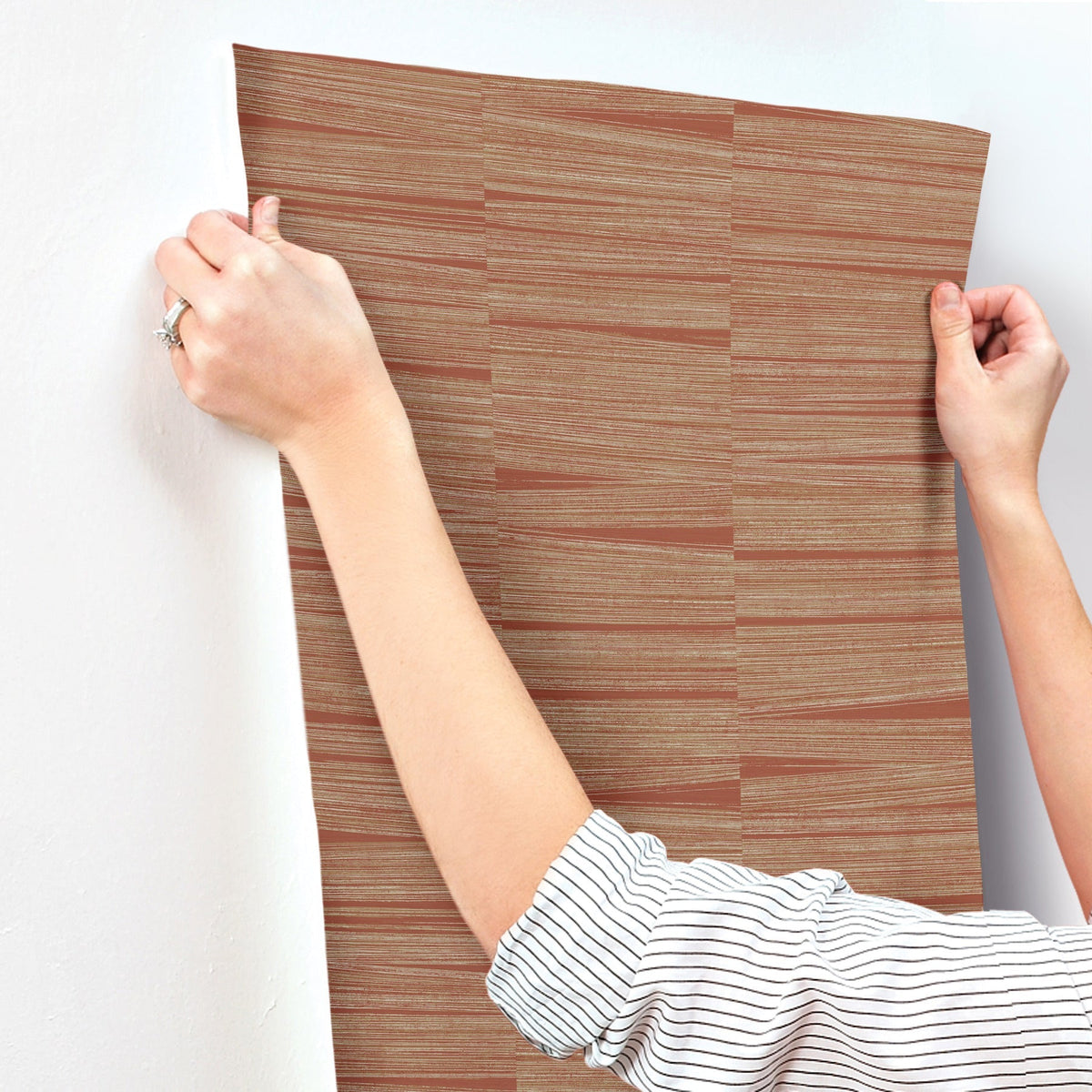 OI0662-peel-and-stick-wallpaper-stick-application-step