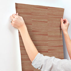 OI0662-peel-and-stick-wallpaper-stick-application-step