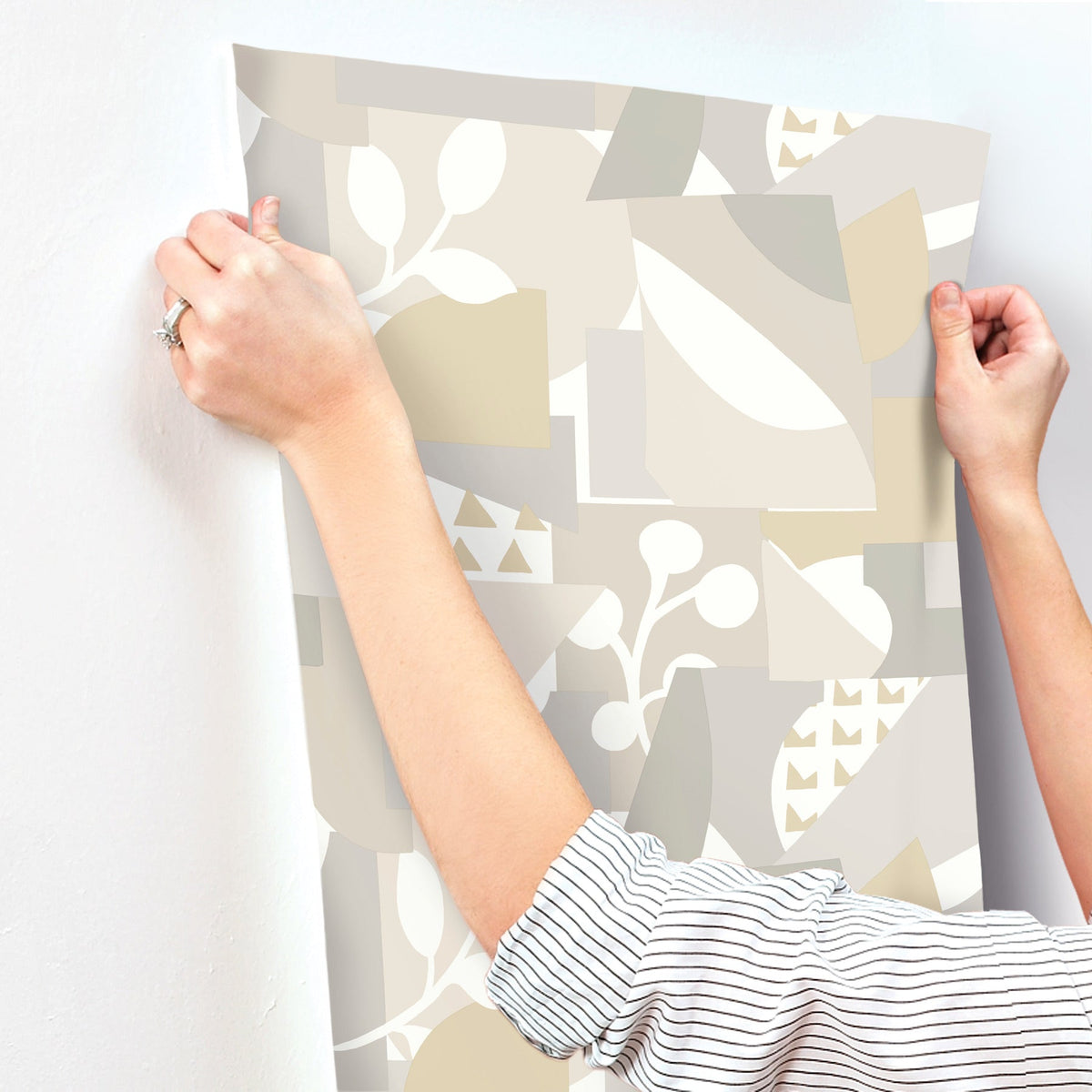 OI0672-peel-and-stick-wallpaper-stick-application-step