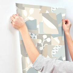OI0673-peel-and-stick-wallpaper-stick-application-step