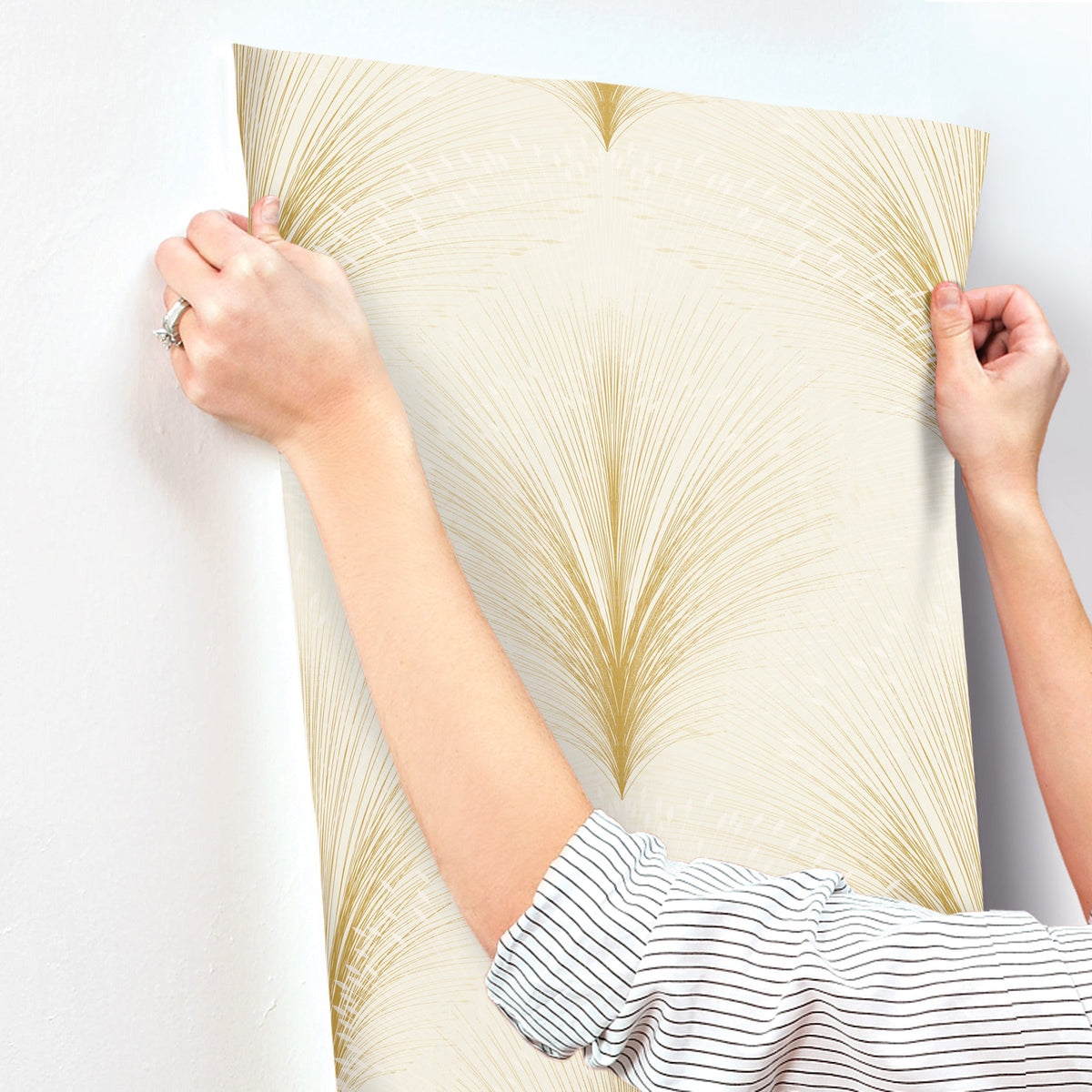 OI0681-peel-and-stick-wallpaper-stick-application-step