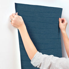 OI0694-peel-and-stick-wallpaper-stick-application-step